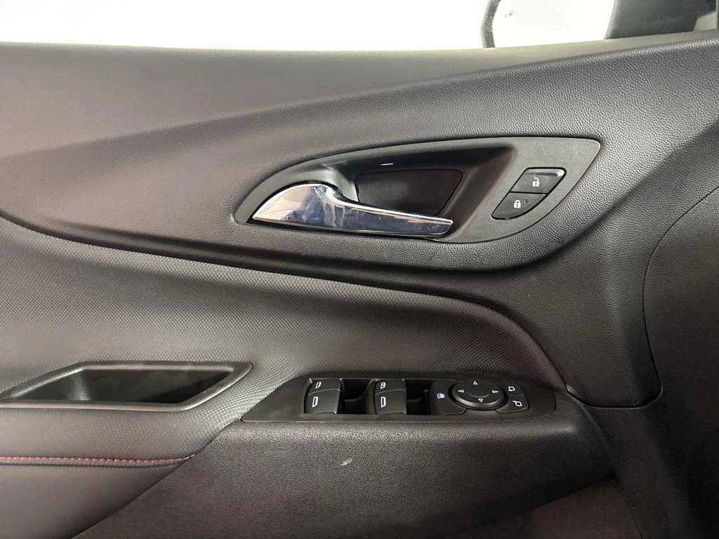 Used 2022 Blue Chevrolet RS image 3