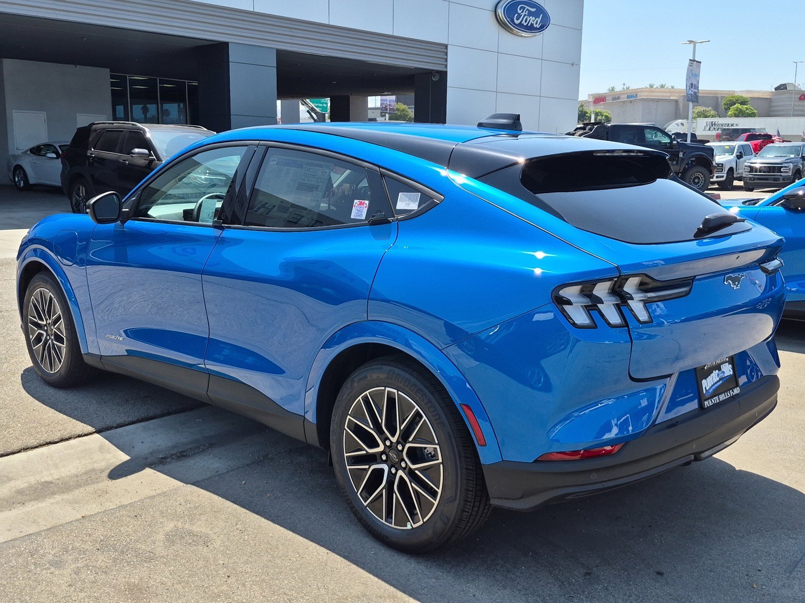 New 2026 Velocity Blue Metallic Ford Premium image 5