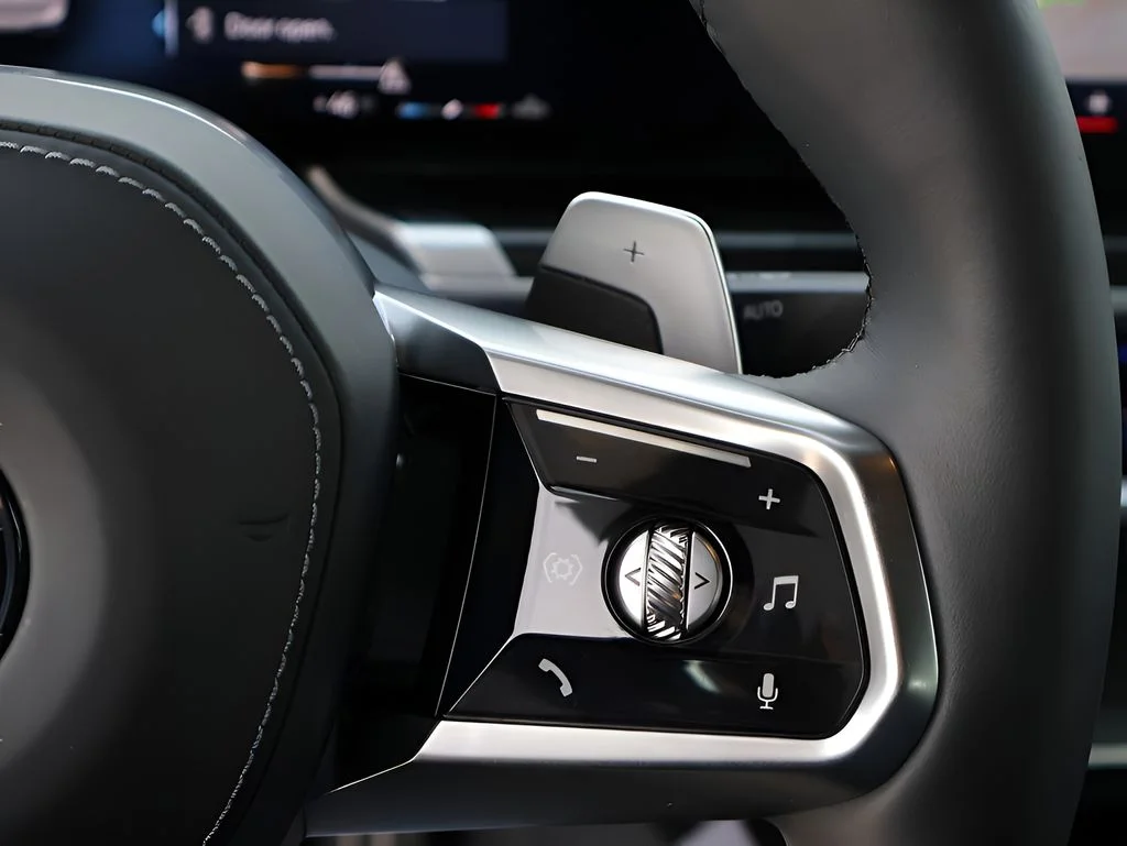 2025 BMW 7 Series 740i - Photo 35