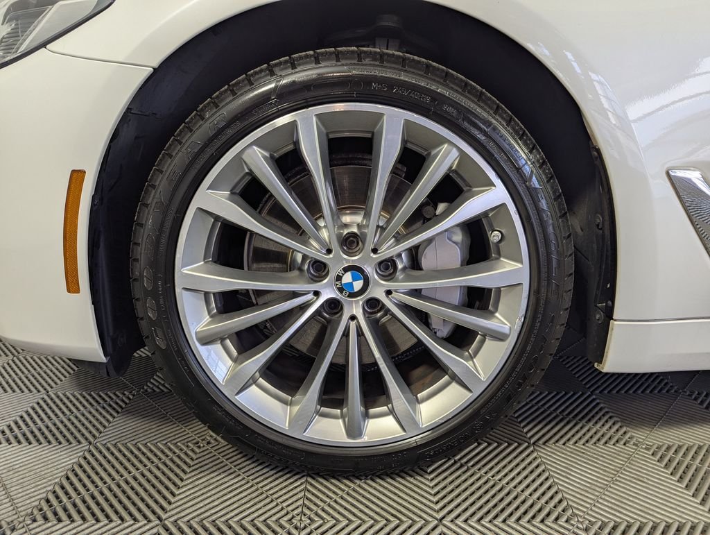 2023 BMW 5 Series 530i - Photo 16