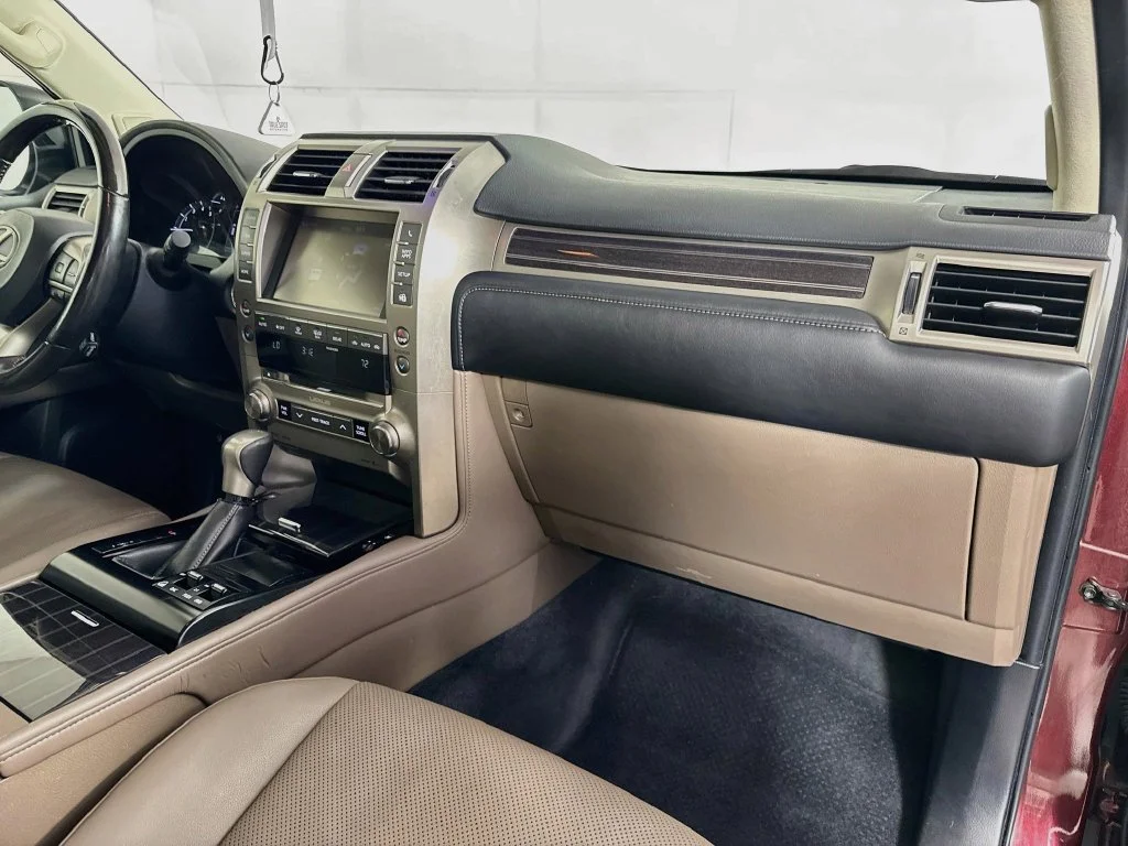 Used 2020 Red Lexus 460 image 38
