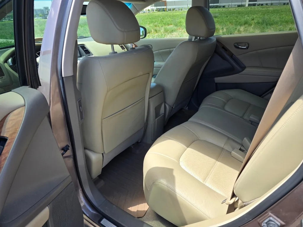 Used 2014 Tinted Bronze Metallic Nissan LE image 15