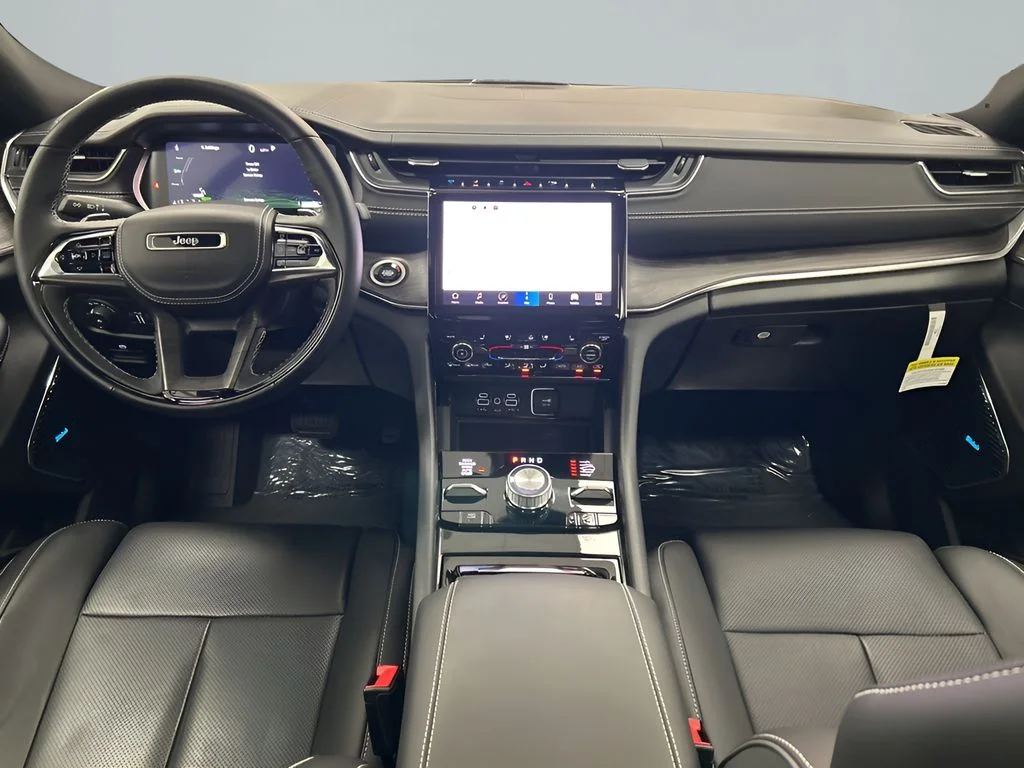 Used 2022 Silver Jeep Overland 4xe image 13