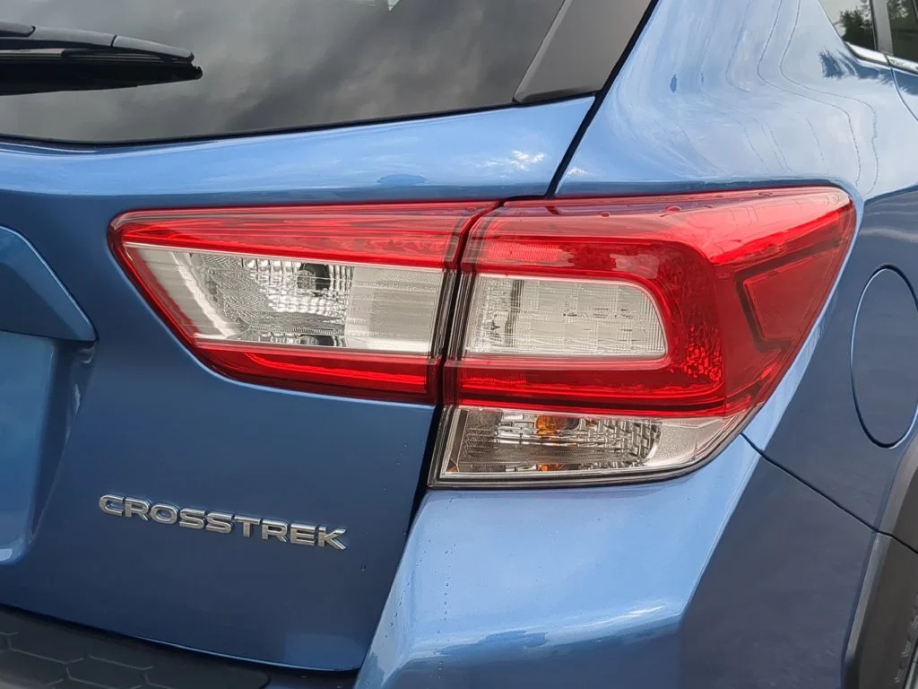 Used 2019 Blue Subaru 2.0i Limited image 9