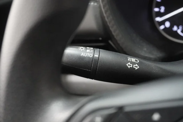 Used 2025  Nissan SV image 20