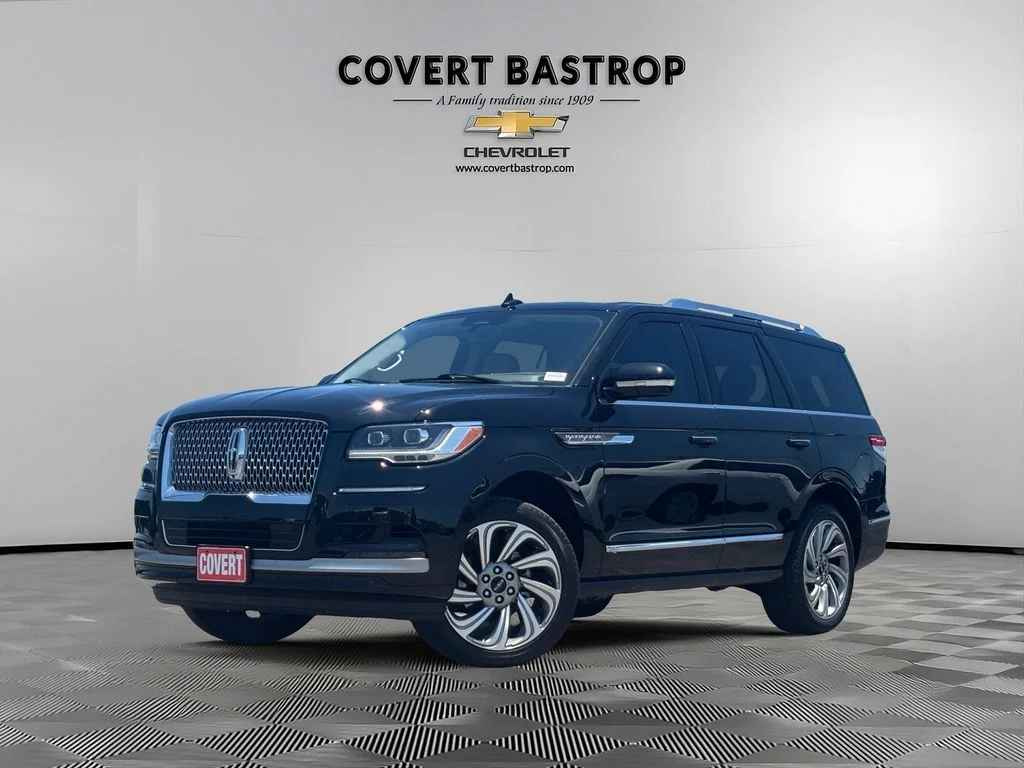 Used 2023 Black Lincoln Reserve image 1