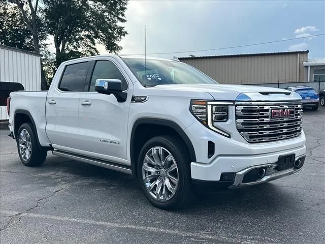 Used 2024 White GMC Denali image 2