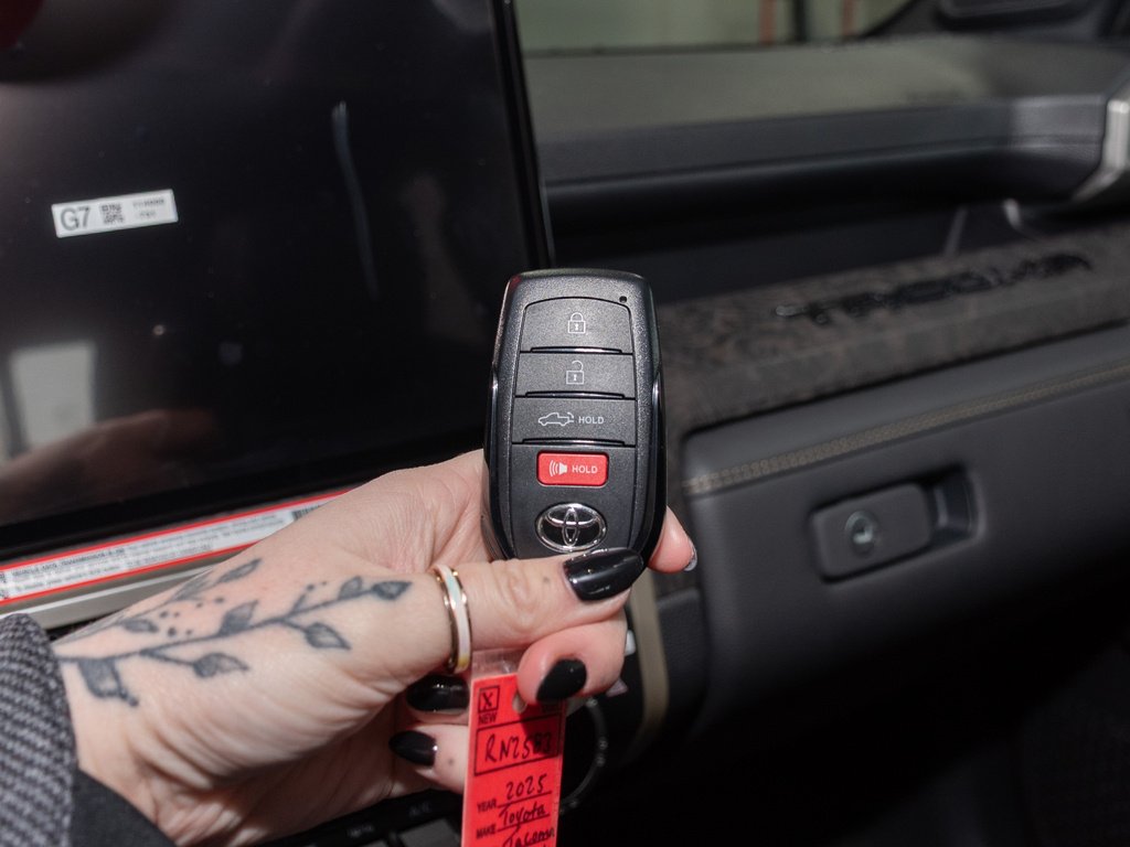 2025 Toyota Tacoma Limited - Photo 14