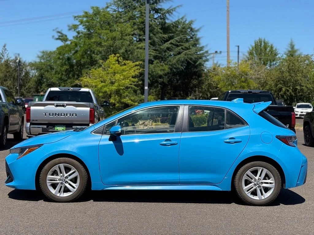 Used 2019 Blue Toyota SE image 2
