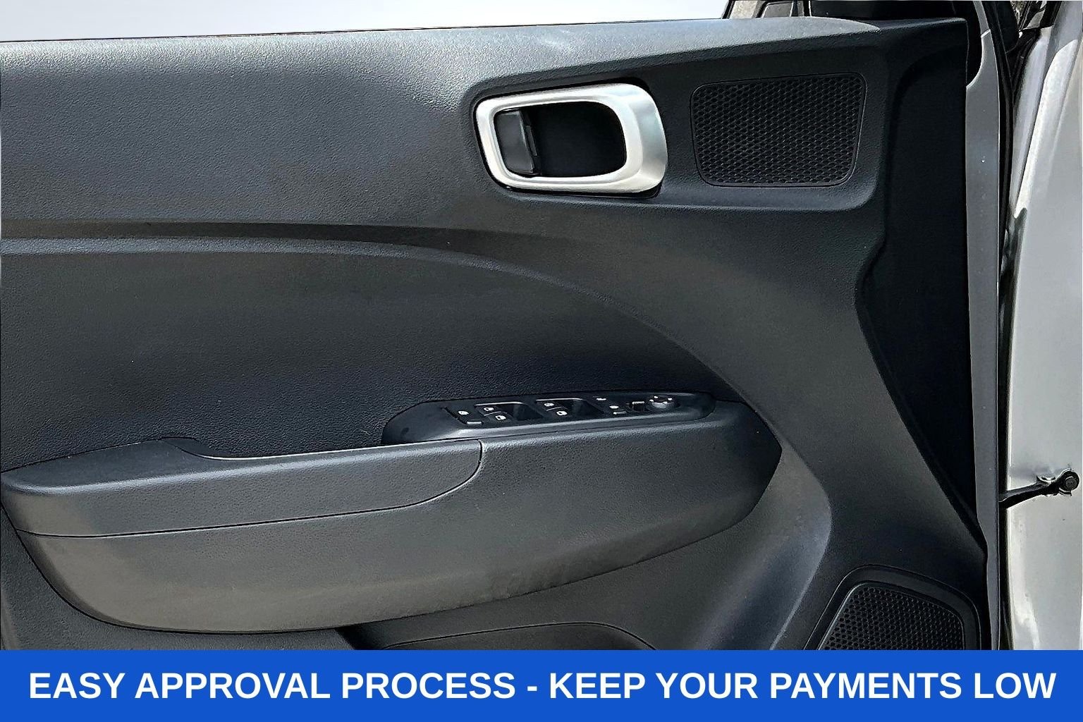Used 2025 Silver Hyundai SEL image 26