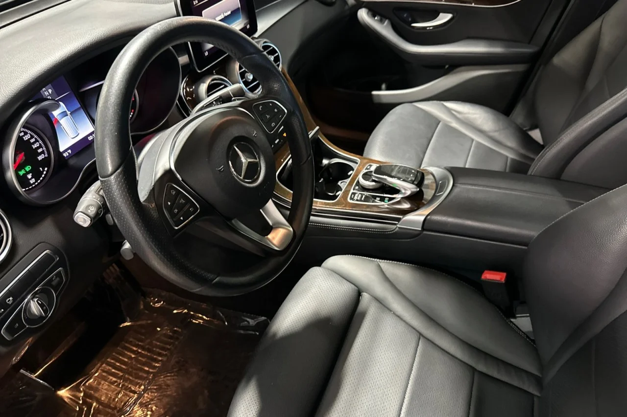 Used 2018 Selenite Grey Metallic Mercedes-Benz GLC 300 image 9