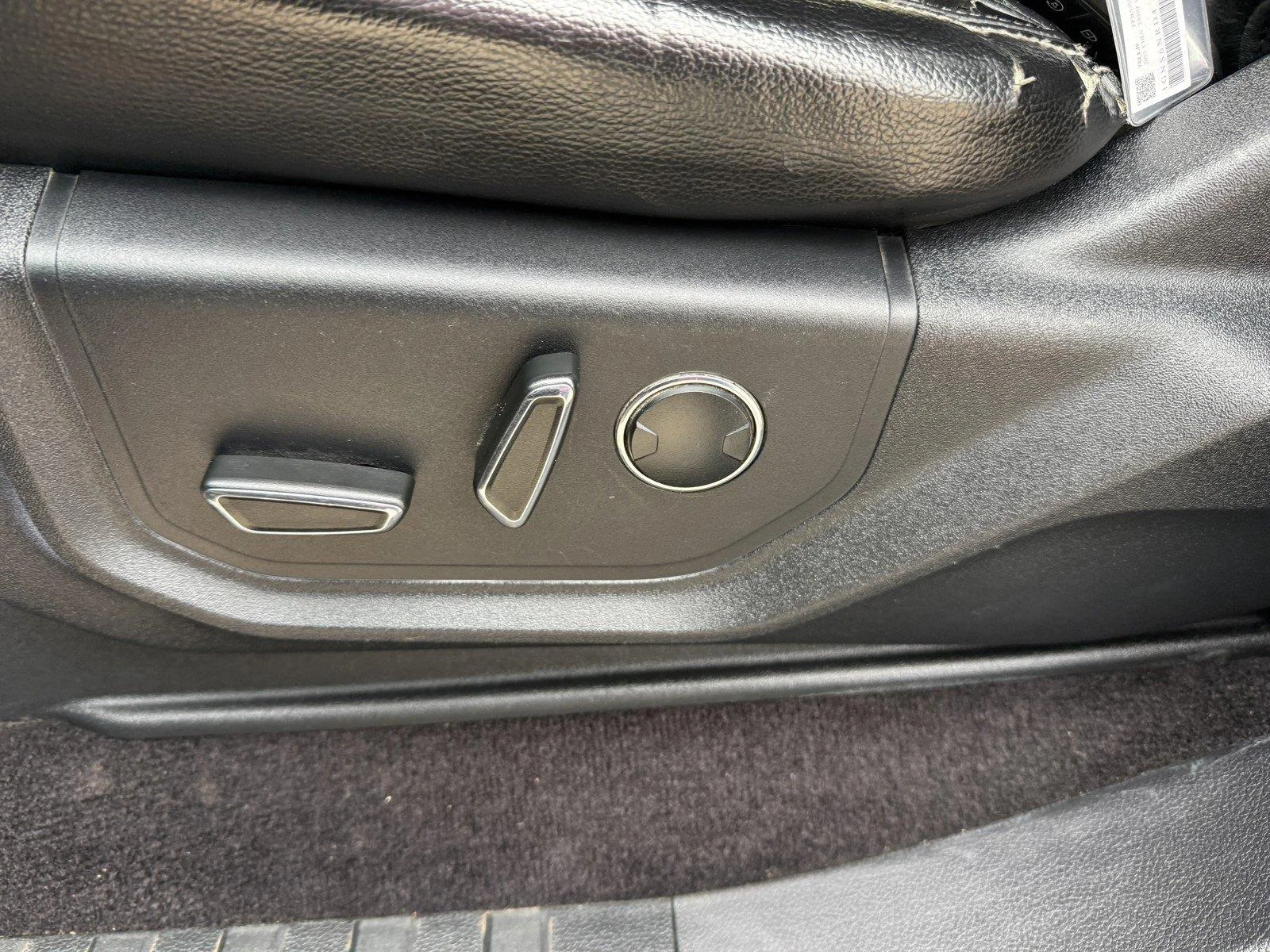 Used 2015 Magnetic Metallic Ford Lariat image 14