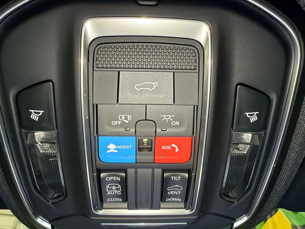New 2026 Velvet Red Pearl-Coat Exterior Paint Jeep Laredo Altitude image 34