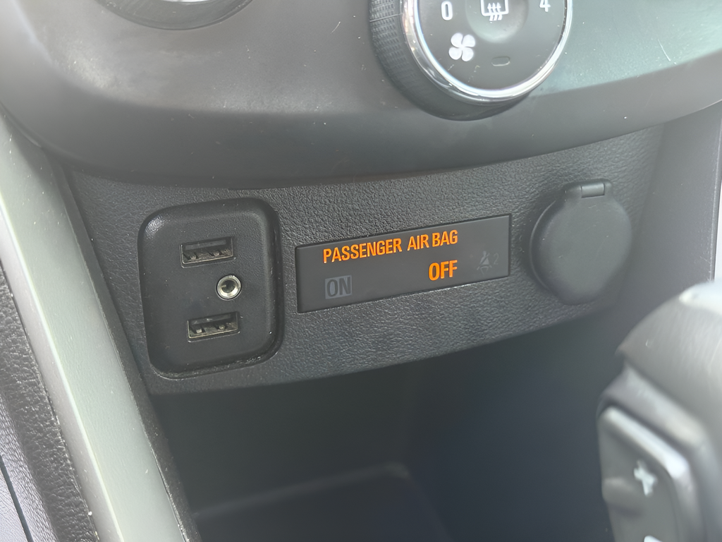 Used 2019 Gray Chevrolet LT image 29