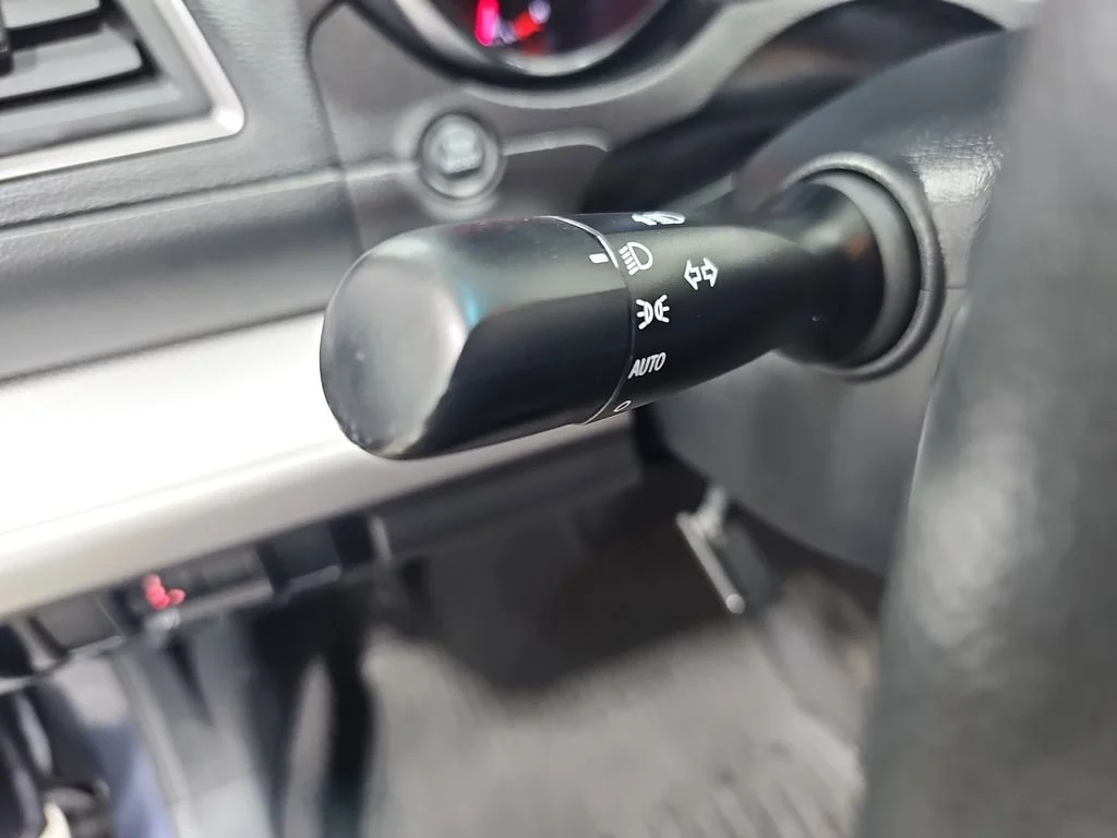 Used 2016 Blue Subaru 2.5i image 28