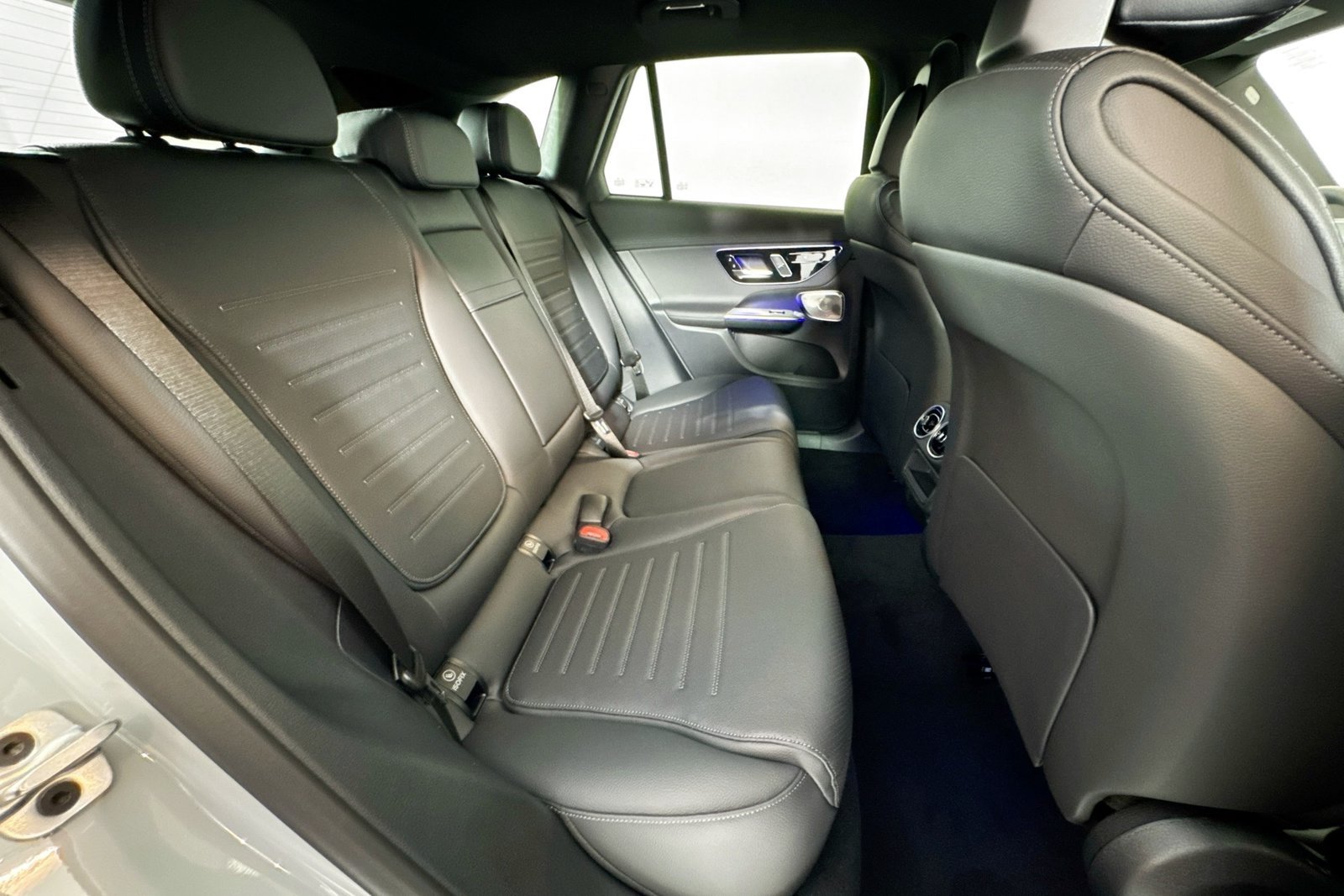 New 2026 MANUFAKTUR Alpine Grey Mercedes-Benz GLC 300 image 24