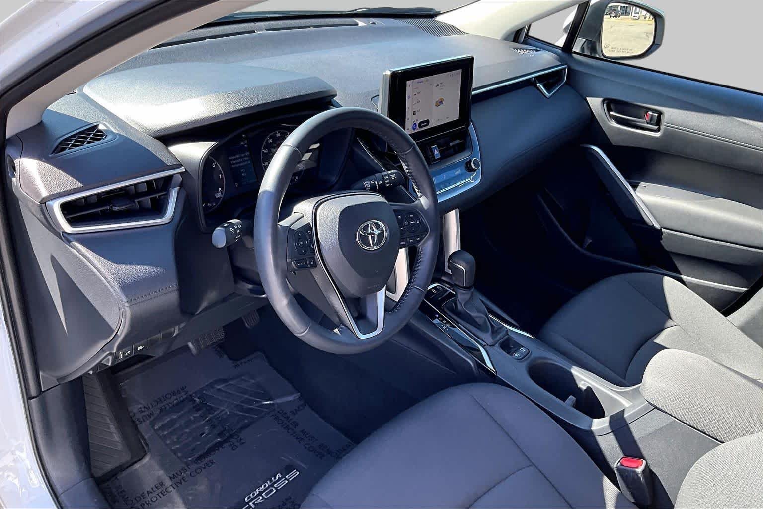 Used 2024 Wind Chill Pearl Toyota LE image 16
