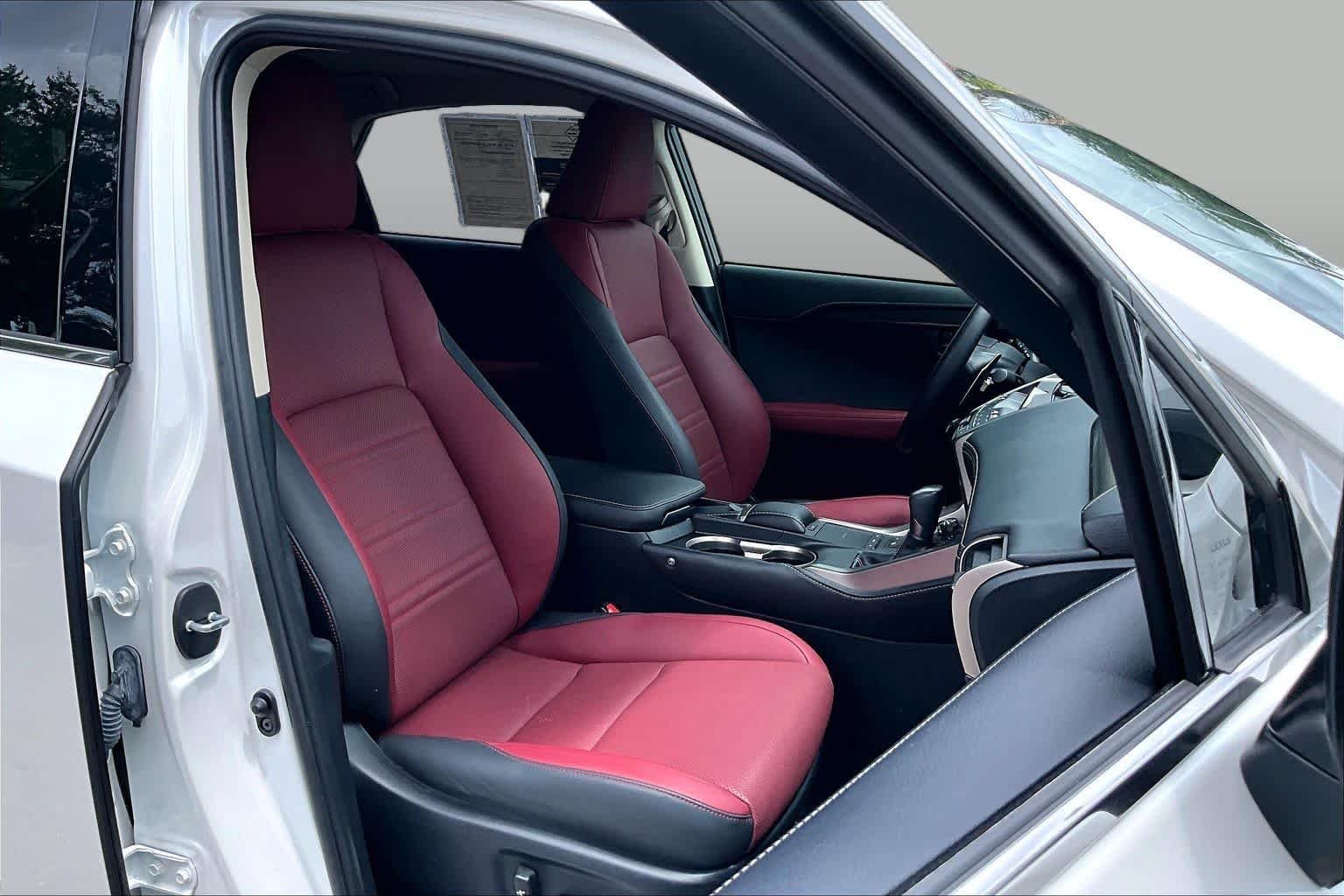 Used 2020 Eminent White Pearl Lexus  image 9
