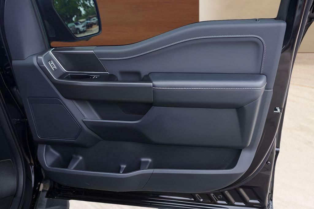 Used 2024 Black Ford XLT image 29