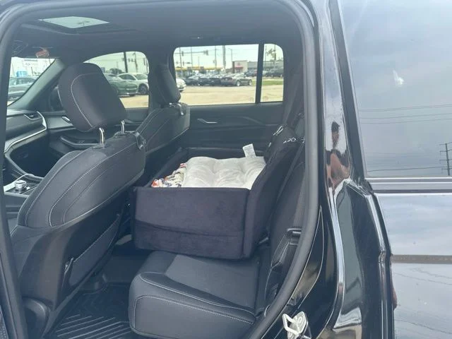 Used 2024 Diamond Black Jeep Laredo X image 7
