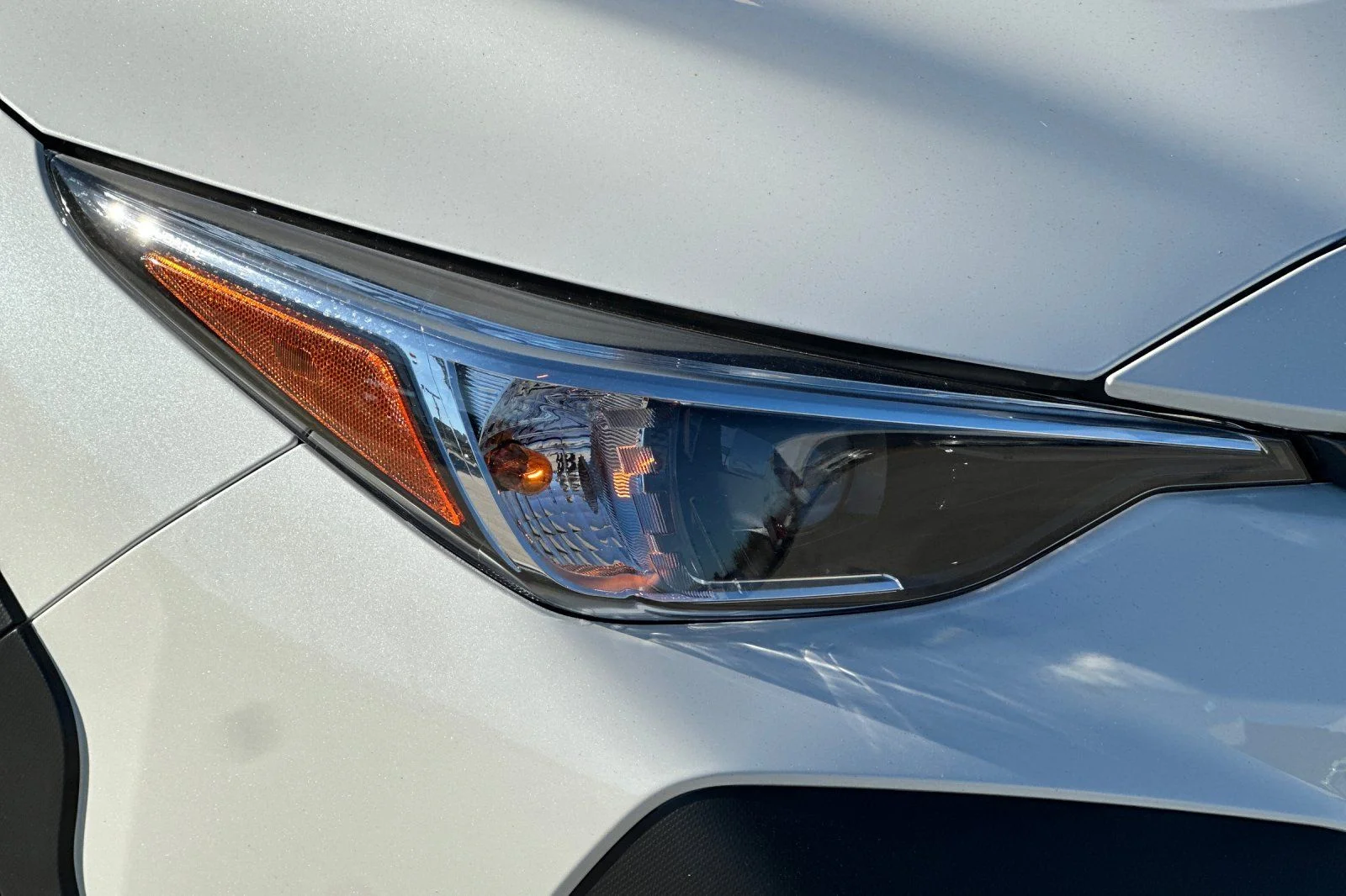 New 2026 CRYSTAL WHITE PEARL Subaru Premium image 31
