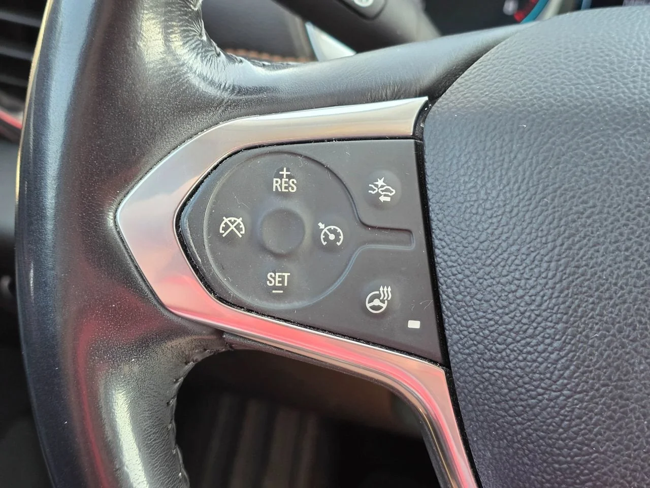 Used 2018 Summit White Chevrolet Premier image 21