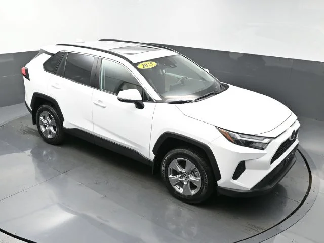 Used 2025 White Toyota XLE image 41