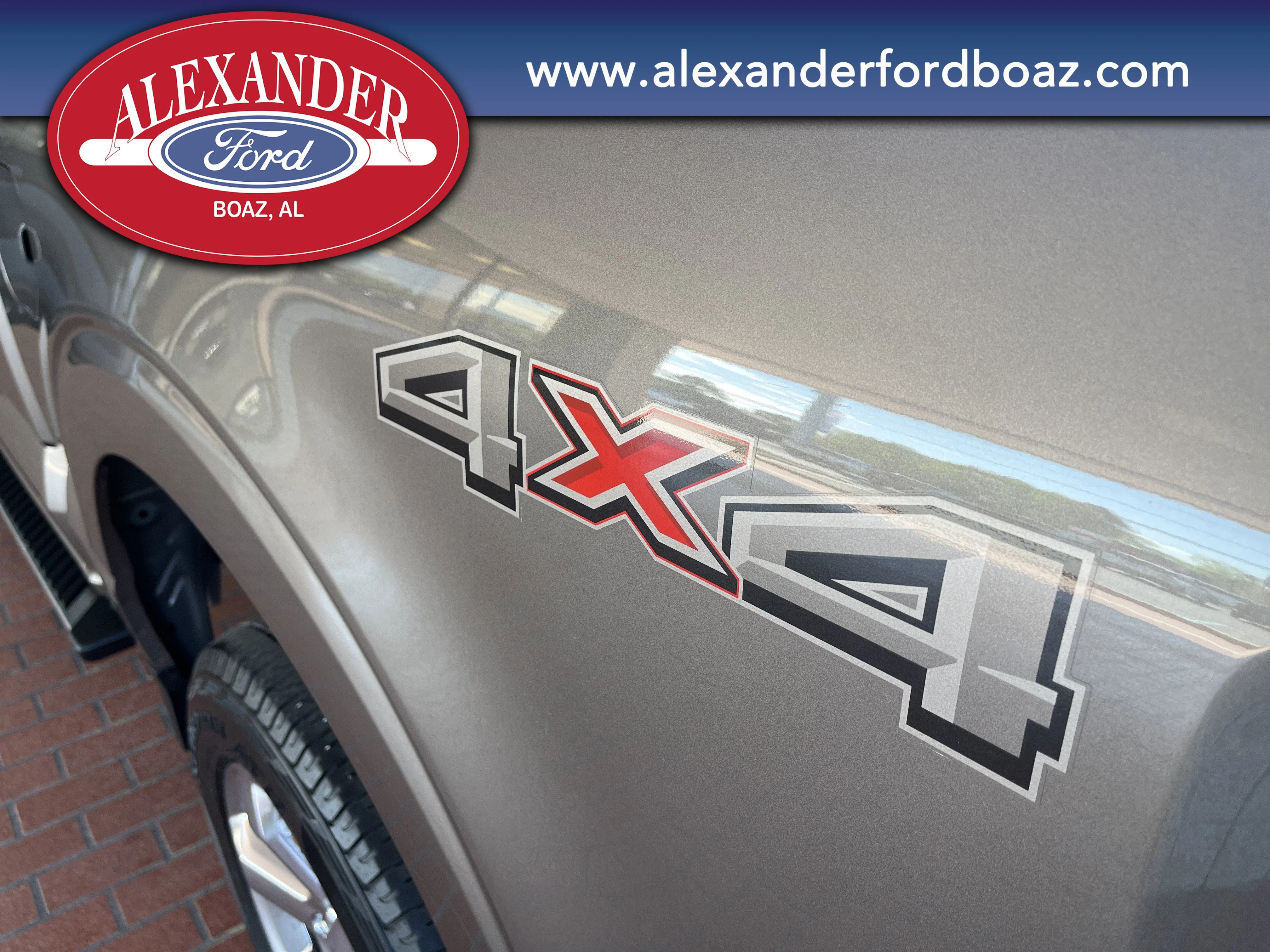 Used 2023 Gray Ford XLT image 8