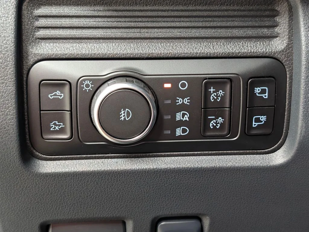 New 2026 Glacier Gray Metallic Tri-Coat Ford F-250® Lariat® image 15