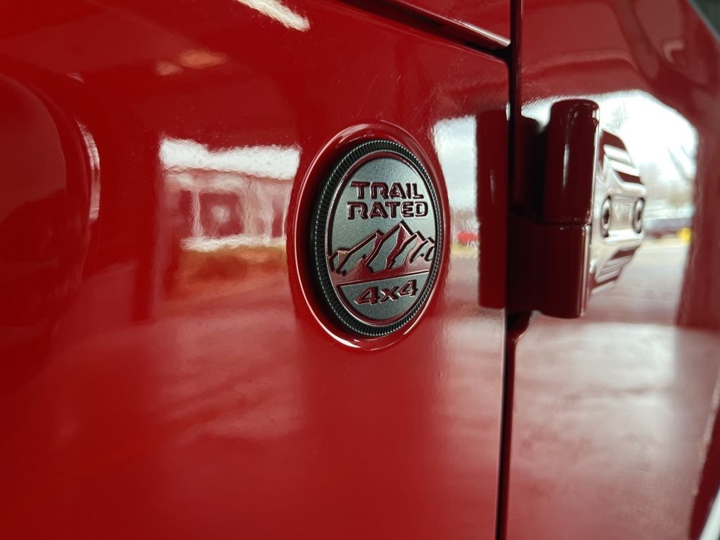 New 2026 Firecracker Red Clear-Coat Exterior Paint Jeep Rubicon image 13