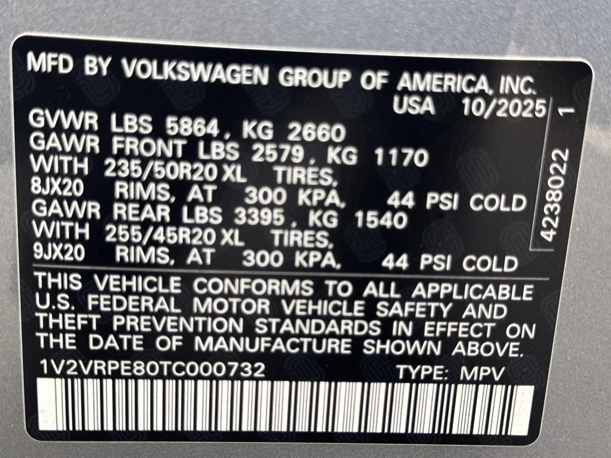 New 2026 Silver Mist Metallic Volkswagen Pro S image 35