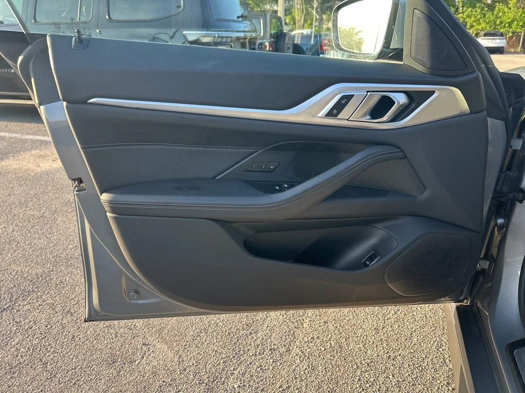 Used 2025 Gray BMW xDrive40 image 33