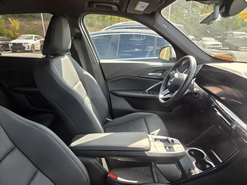Used 2026 Space Silver Metallic BMW XDRIVE28I image 7