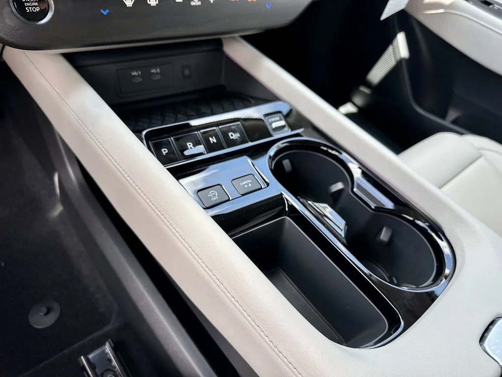 New 2026 Everest White Pearl TriCoat Nissan SL image 25