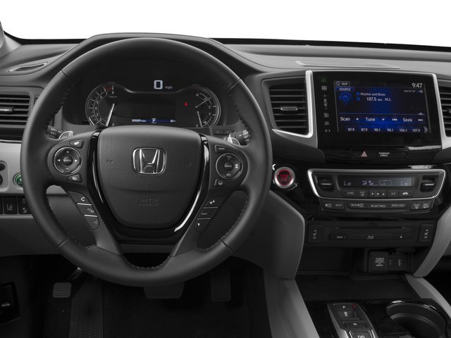 Used 2016  Honda Touring image 6
