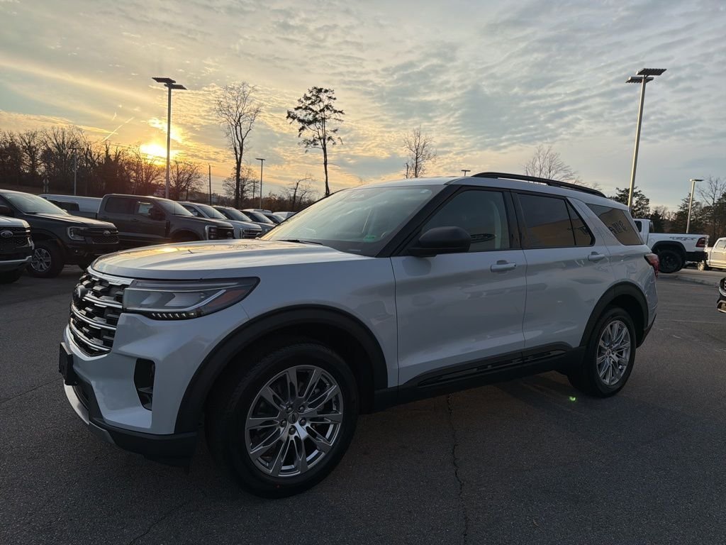 View vehicle photo 7