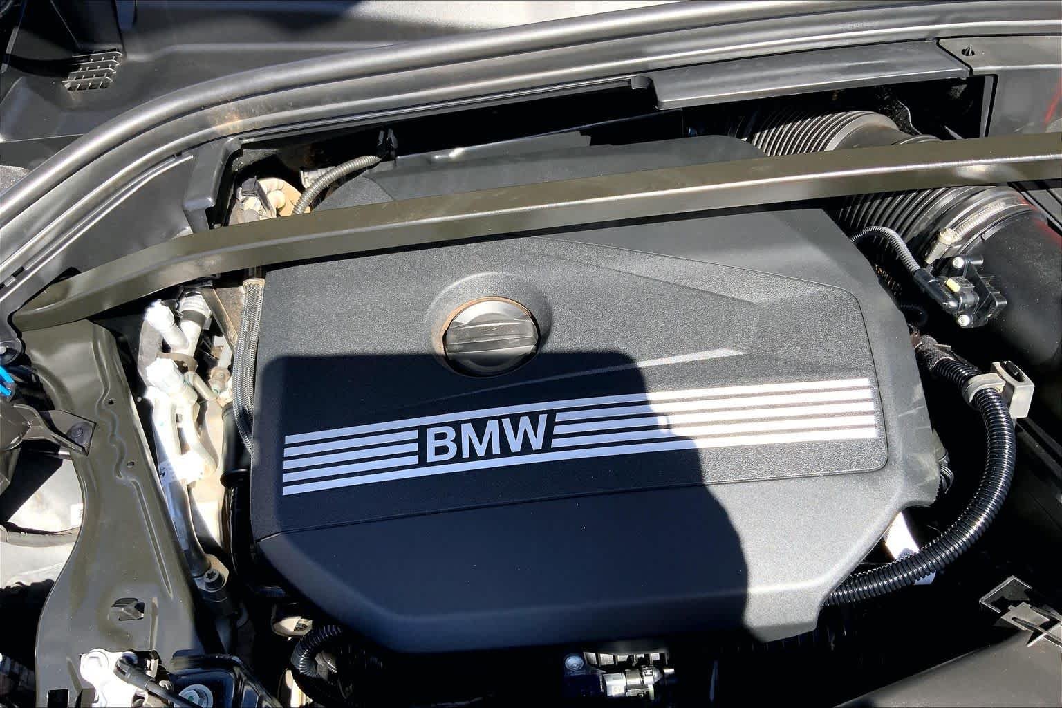 Used 2023 Black Sapphire Metallic BMW xDrive28i image 32