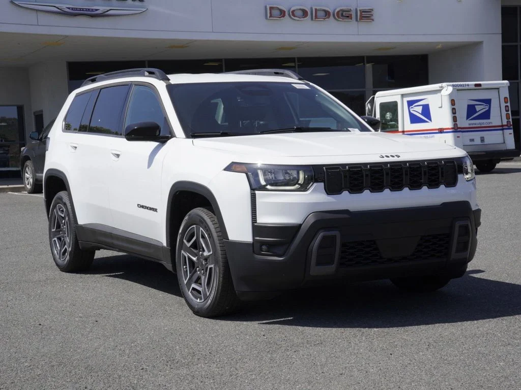 New 2026 Bright White Clear-Coat Exterior Paint Jeep Limited image 1