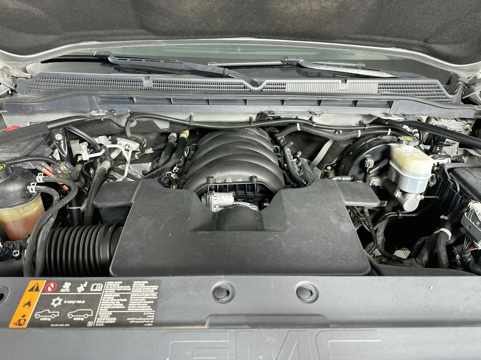 Used 2018 Quicksilver Metallic GMC SLT image 30