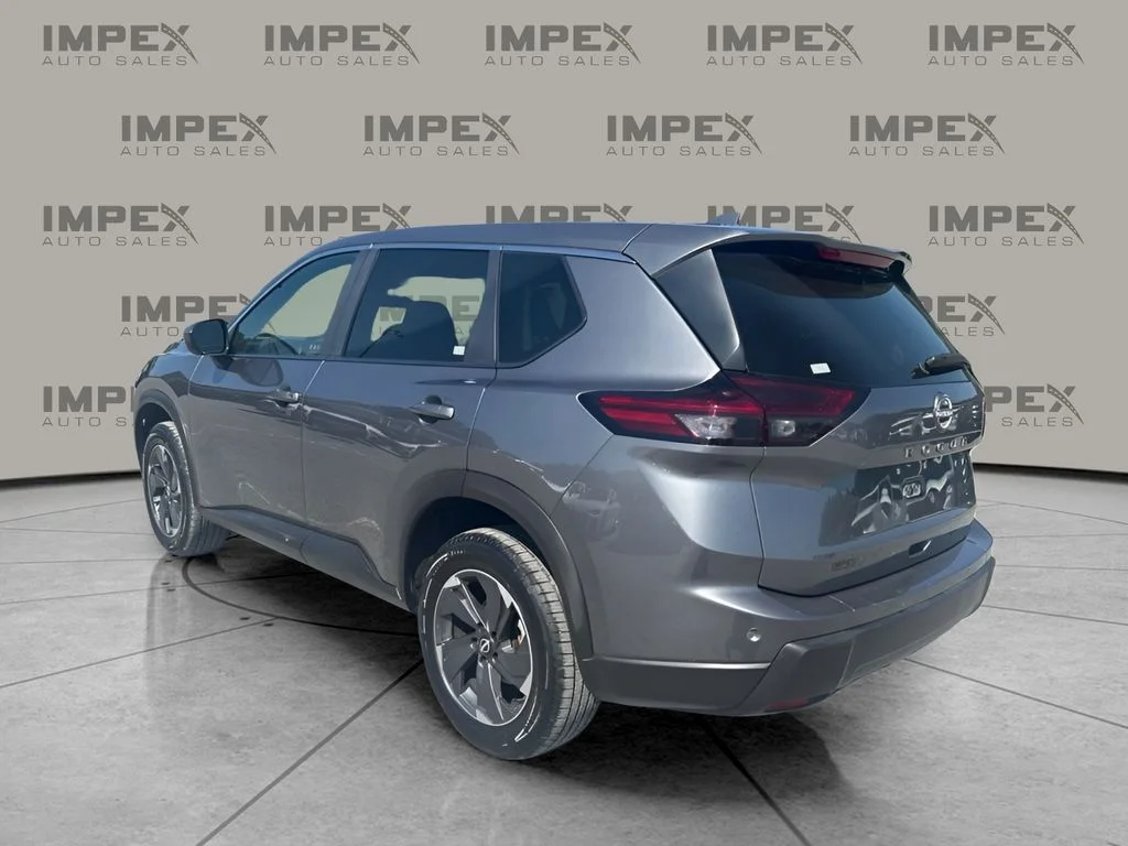 Used 2025 Gray Nissan SV image 3