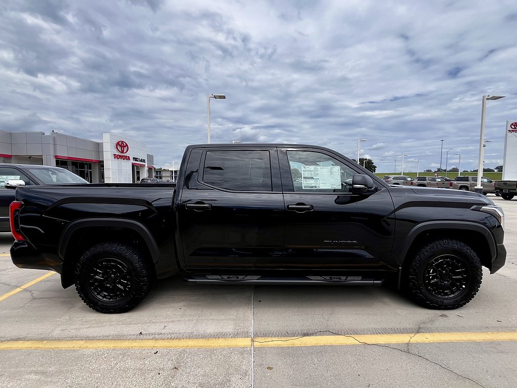 2026 Toyota Tundra SR5 - Photo 2