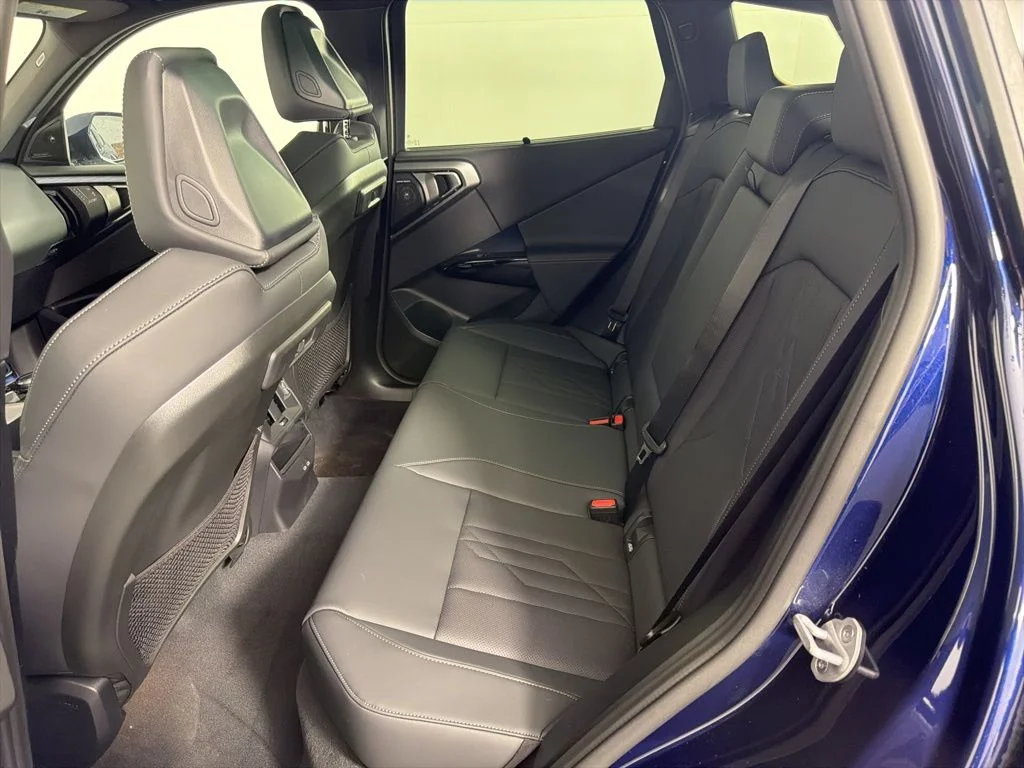 Used 2026 Tanzanite Blue II Metallic BMW 30 xDrive image 17