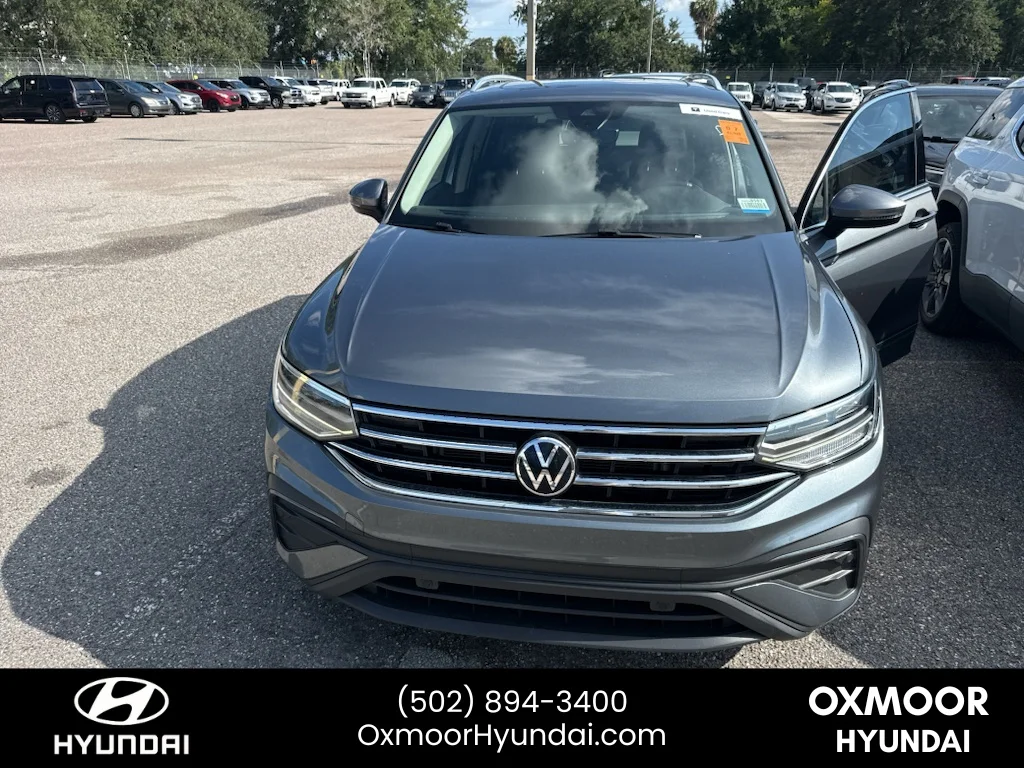Used 2022 Platinum Gray Metallic Volkswagen SE image 2