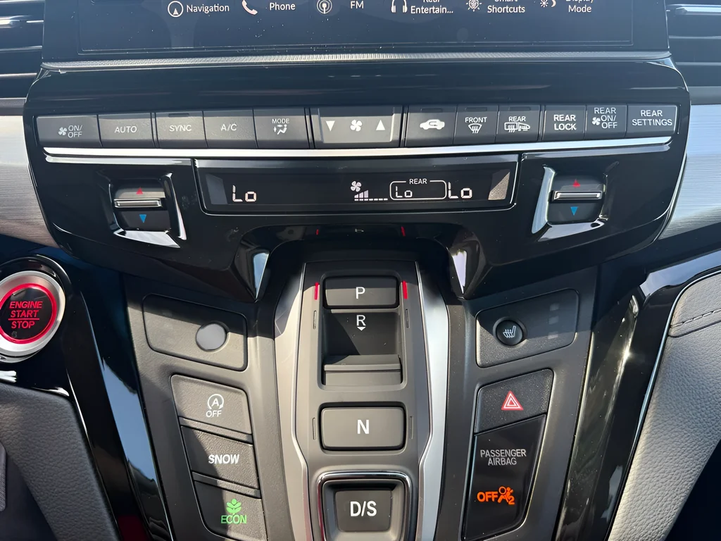 New 2026 Solar Silver Metallic Honda Touring image 25