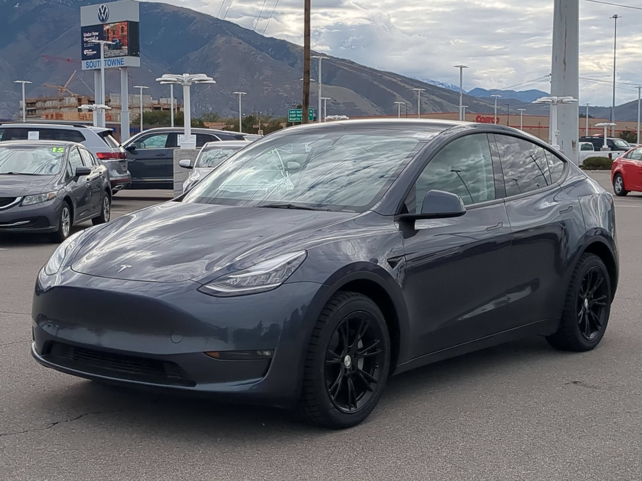 Used 2023  Tesla Long Range image 8