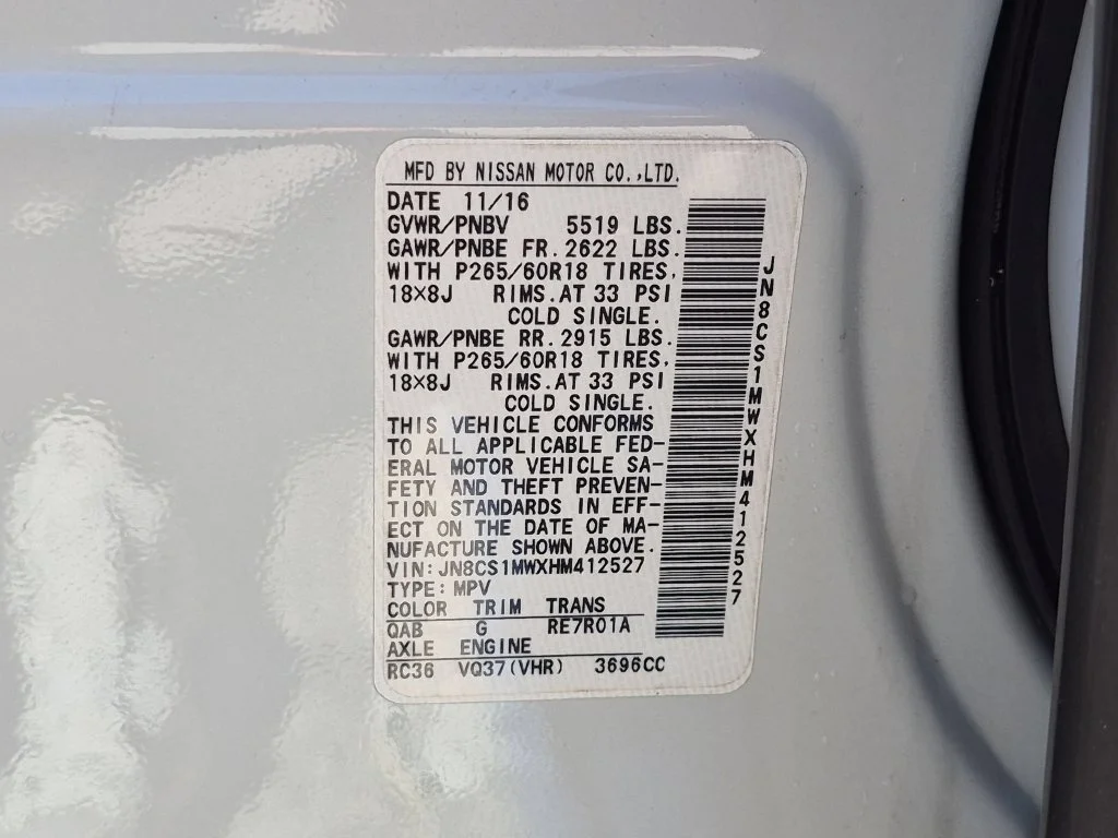 Used 2017 White INFINITI Base image 34