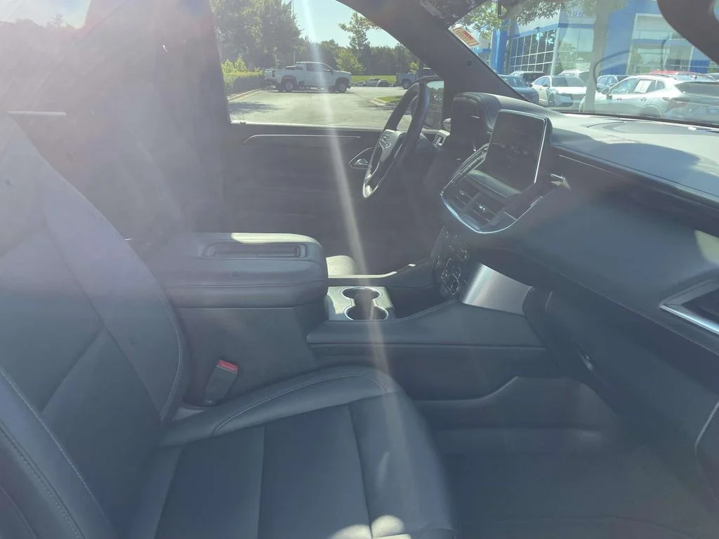 Used 2024 Summit White Chevrolet Z71 image 9