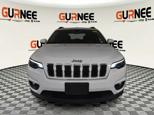 Used 2019 White Jeep Latitude image 7