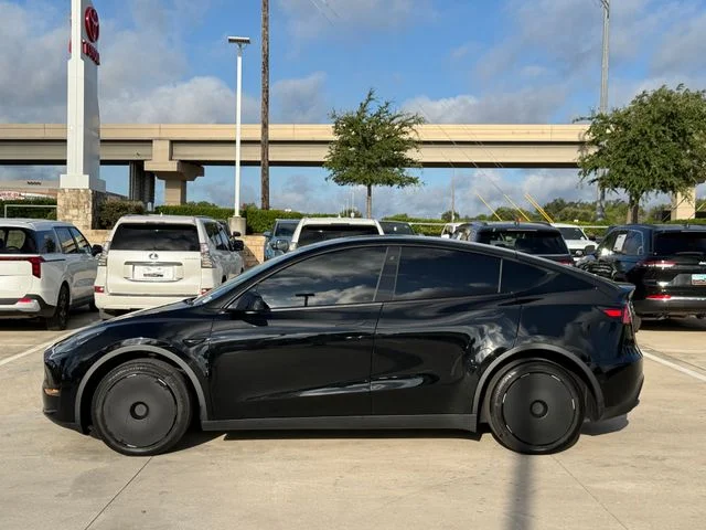 Used 2020 Solid Black Tesla Long Range image 7