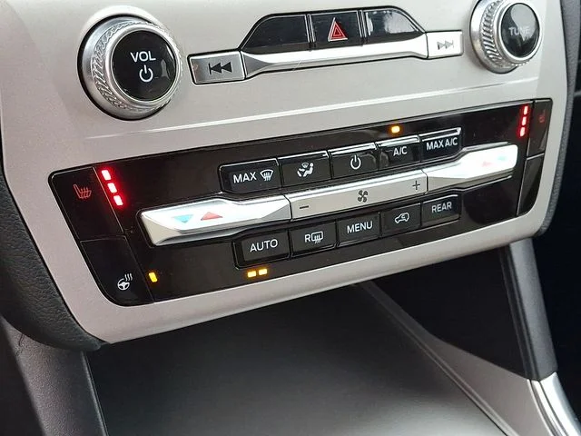 2023 Ford Explorer XLT - Photo 17